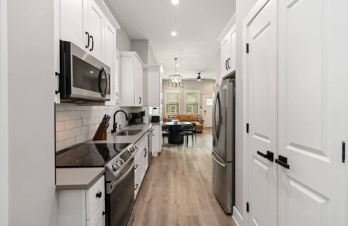 Midtown Apartment | Modern Piedmont Park Retreat