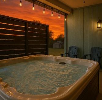 Pigeon Forge House | Modern Pigeon Forge Gem Near Dollywood, Gatlinburg & Smokies - 2 Mins to Pkwy & Strip, Hot Tub, Fire Pit, Cable, Hi-Speed WiFi