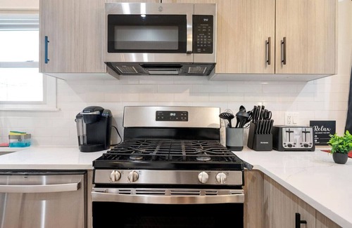 Pilsen Apartment | Modern Pilsen Apt 3 Bedrooms