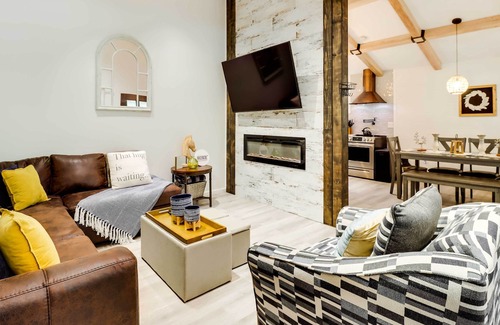 Pocono Summit Cottage | Modern Pocono Summit Retreat w/ Deck & Fire Pit!