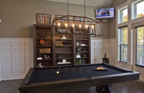 Westerville Apartment | Modern Polaris 2BR | Top Floor | Gym | W/D | WiFi
