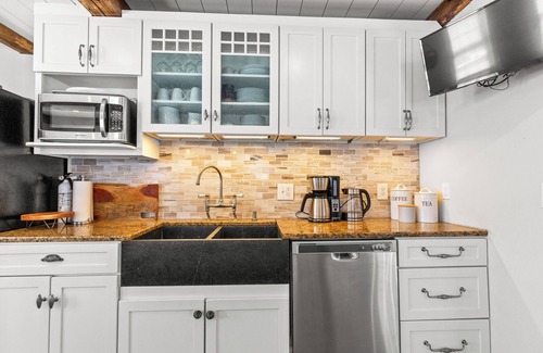 Moultonborough Other | Modern Post & Beam Farmhouse near Lake Winnipesaukee and Castle in the Clouds