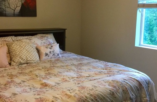 Martha Lake House | Modern private floor with bedroom & attached bath