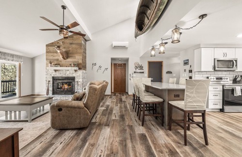 Waupaca House | Modern & Private Lakefront Retreat in Waupaca!