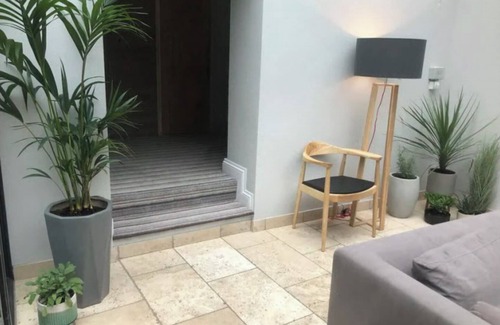 Upton Cheyney House | Modern Property with Indoor Swimming Pool
