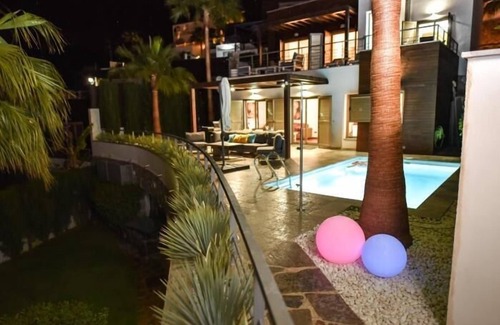 Almunecar Villa | Modern property with a private pool