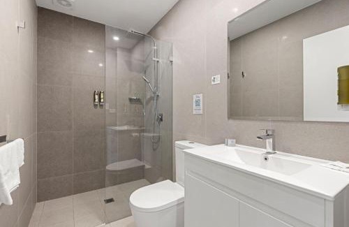 Callala Beach Hotel | Modern Queen Studio - 6 Min Walk to Beach