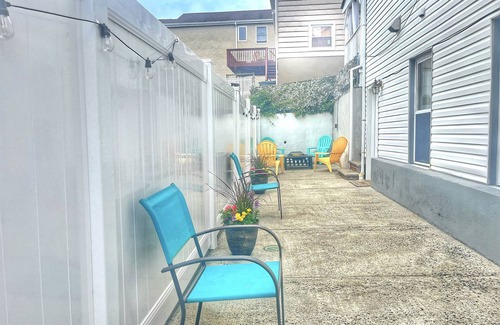 Prospect Park Apartment | Modern, Quiet Apt 30 min to NYC with Workspace, Private Patio & Parking.