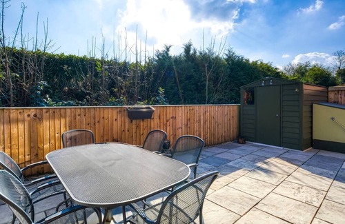 Cheadle House | Modern Quiet House Airport Links | Pass the Keys