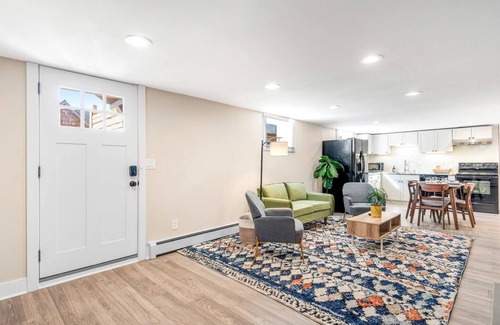 Sloan Lake House | Modern | Regis | Sloans Lake | Work-Friendly