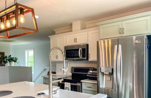 Unionville Apartment | Modern Relaxing Getaway