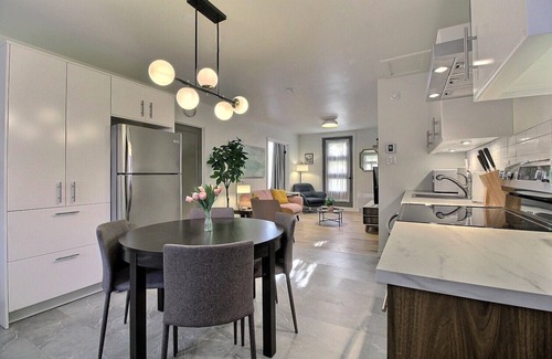 Sainte-Foy-Sillery-Cap-Rouge Apartment | Modern renovated apartment with parking