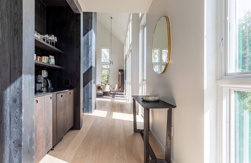 Town of Marbletown House | Modern Retreat– EcoFriendly, AllergyFree, Spacious