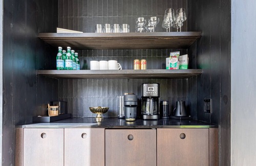 Town of Marbletown House | Modern Retreat– EcoFriendly, AllergyFree, Spacious