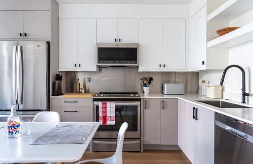 Mid-Beacon Hill House | Modern Retreat in Seattle's Columbia City