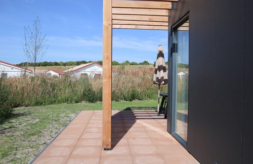 's-Gravenzande House | Modern Retreat Near Beach