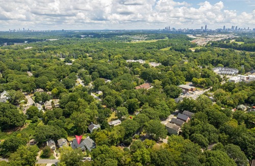 Atlanta House | Modern Retreat, nestled in the midst of West Midtown