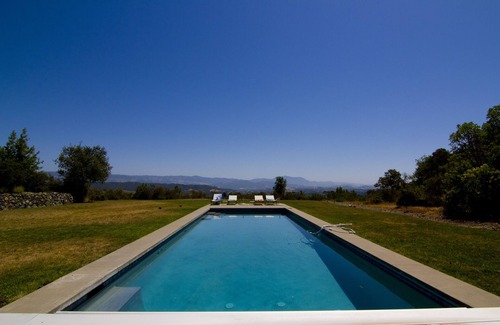 Healdsburg House | Modern Retreat - Spectacular View Home Above Dry Creek Valley