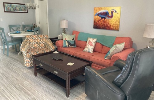 Rockport House | Modern retreat with a humble twist on the water.