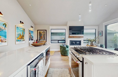 Mukilteo House | Modern retreat with panoramic ocean views, chef’s kitchen, and gas fireplace
