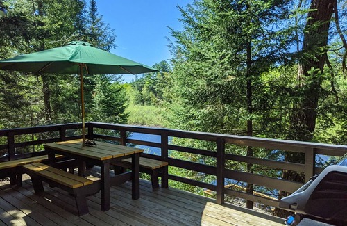 Algonquin Highlands Cottage | Modern Riverside Cottage on the edge of Algonquin Park
