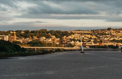 Londonderry Apartment | Modern riverside apartment with stunning views