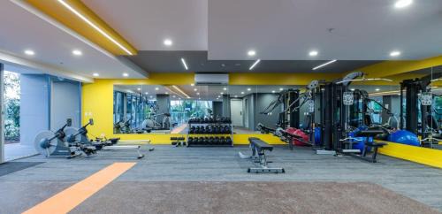 West End Apartment | Modern Riverside Oasis - Gym Pool WiFi & Parking