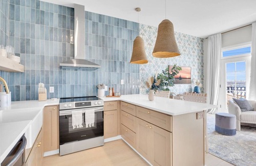 Wilmington Apartment | Modern, riverview + walkable condo with parking!