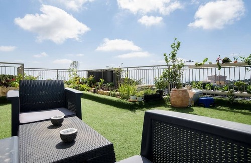 Haifa Apartment | Modern Roof Apart with Panoramic Sea View + Terrace
