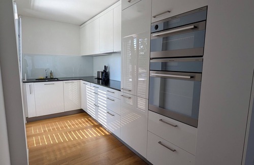 Oerlikon Apartment | Modern Roof-Top with Terrace & View