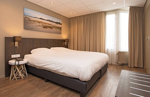 Vlijmen Hotel | Modern Room with Garden Access and Free Parking in Vlijmen, Near Nature Trails