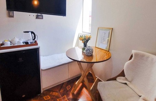 Huaraz Apartment | Modern Room with Private Bathroom 02 Minutes from the Square
