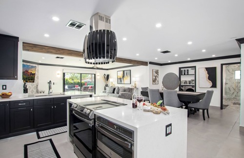 Mereway Manor Cottage | Modern Roose-pool Heat Available-hot Tub- Old Town