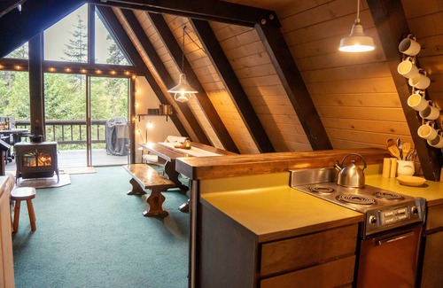 Camp Connell Cabin | Modern Rustic Lofted A-frame+Spacious Deck+Great Views+Central Heat+Wood Stove