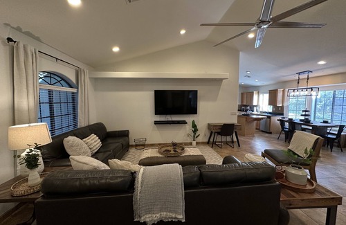 San Tan Valley House | Modern-Rustic Mountain Home