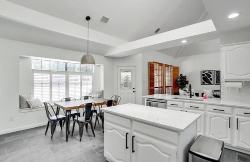 Allen House | Modern Rustic Oasis/Games/Cinema/UTD/Plano/Frisco