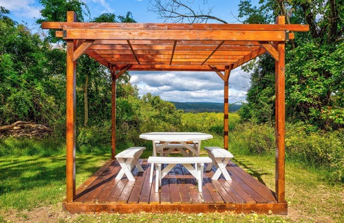 Sciota Cabin | Modern Rustic Retreat w/Private Trails & Stream