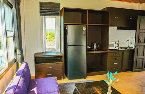 Thong Sala Apartment | Modern Rustic Seaview 1 bedroom Retreat with Free Coworking