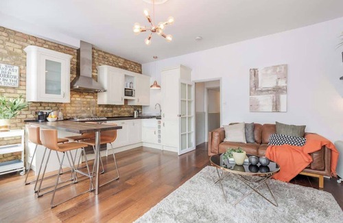 Vauxhall Apartment | Modern & Scandi-style 2bed facing Vauxhall Park