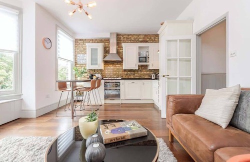 Vauxhall Apartment | Modern & Scandi-style 2bed facing Vauxhall Park