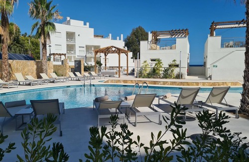 Coveta Fuma Apartment | Modern Seaside Apartment