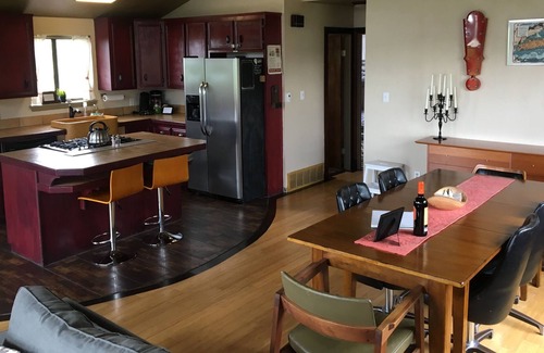 Michigan Hill House | Modern, secluded 3BR/2Bth house w/ stunning view!