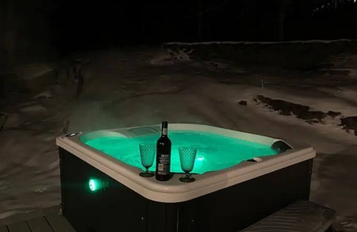 Garrison House | Modern & secluded with a private outdoor hot tub and sauna!