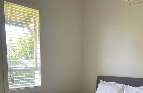 Wagga Wagga House | Modern & Self- Contained Hideaway Near Racecourse