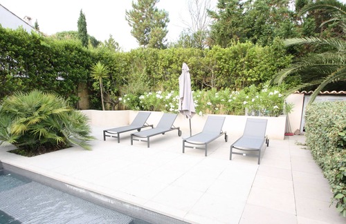 Old Town Villa | Modern six bed Villa with Pool in the centre of St Tropez.