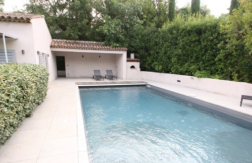 Old Town Villa | Modern six bed Villa with Pool in the centre of St Tropez.