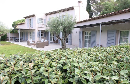 Old Town Villa | Modern six bed Villa with Pool in the centre of St Tropez.
