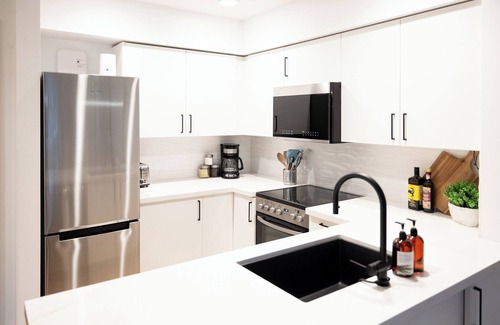Whistler Creekside Condo | Modern Ski-In/Out 1 BR: Sleeps 4, Hot Tub, Pool. Steps to Grocery, Restaurants!