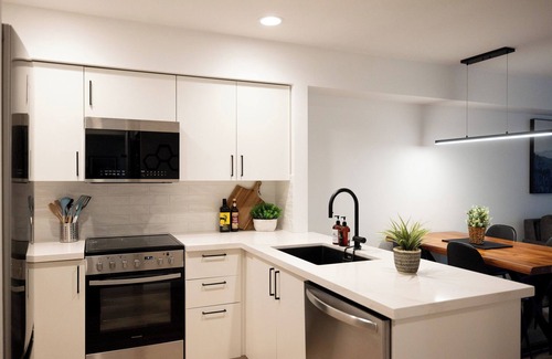 Whistler Creekside Condo | Modern Ski-In/Out 1 BR: Sleeps 4, Hot Tub, Pool. Steps to Grocery, Restaurants!