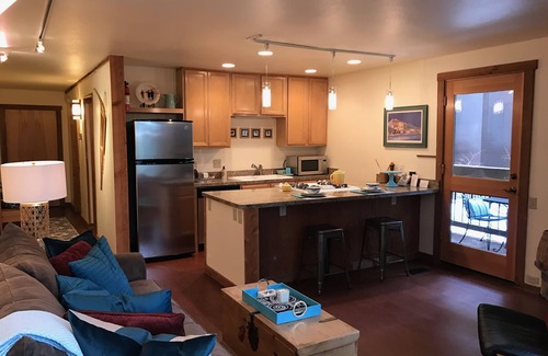 Truckee Condo | Modern Ski Trails slopeside condo: Ski-in & Ski-out - Be Home for Lunch!